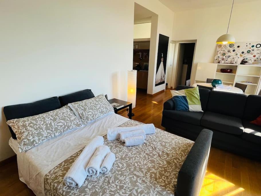 Politeama Suite In The Heart Of The City Palermo Ngoại thất bức ảnh